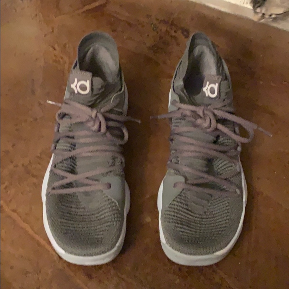 nike men’s KD basketball shoes